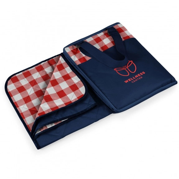 picnic blanket and tote